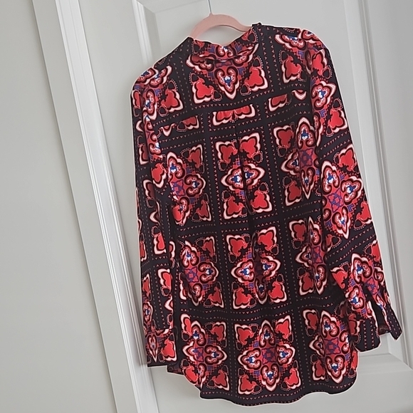 Red and Black Geometric Floral Boxy Sailor Collar Shirt - Picture 3 of 6